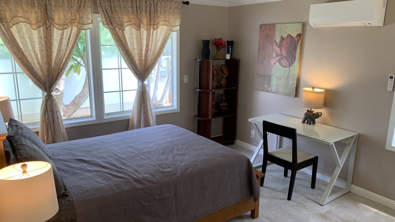 Photo of Bedroom in Kahala