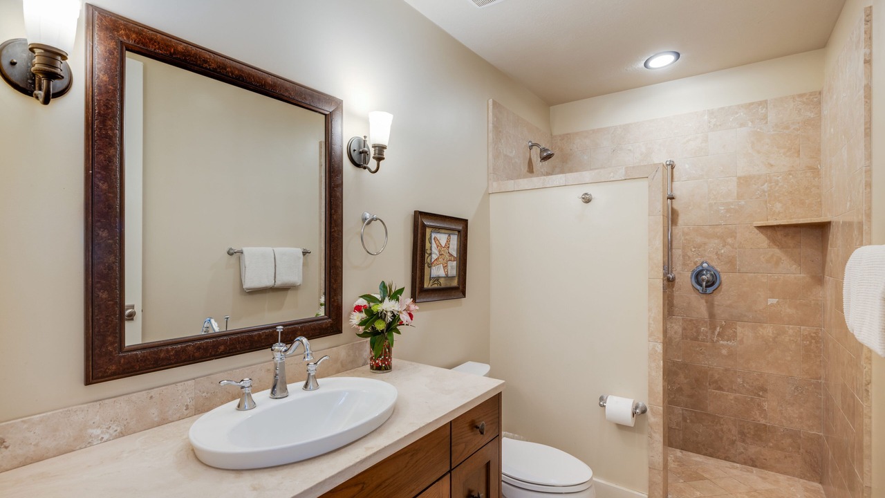 Photo of Bathroom in Poipu