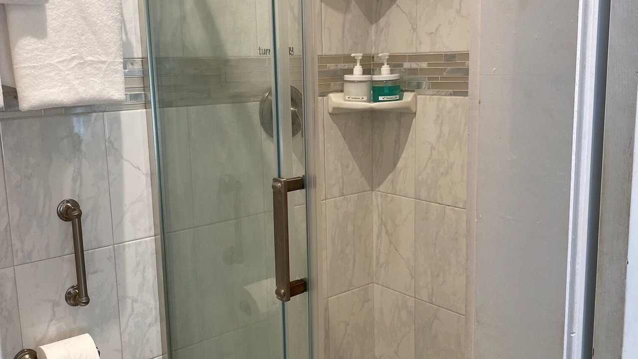 Photo of Bathroom in Poipu