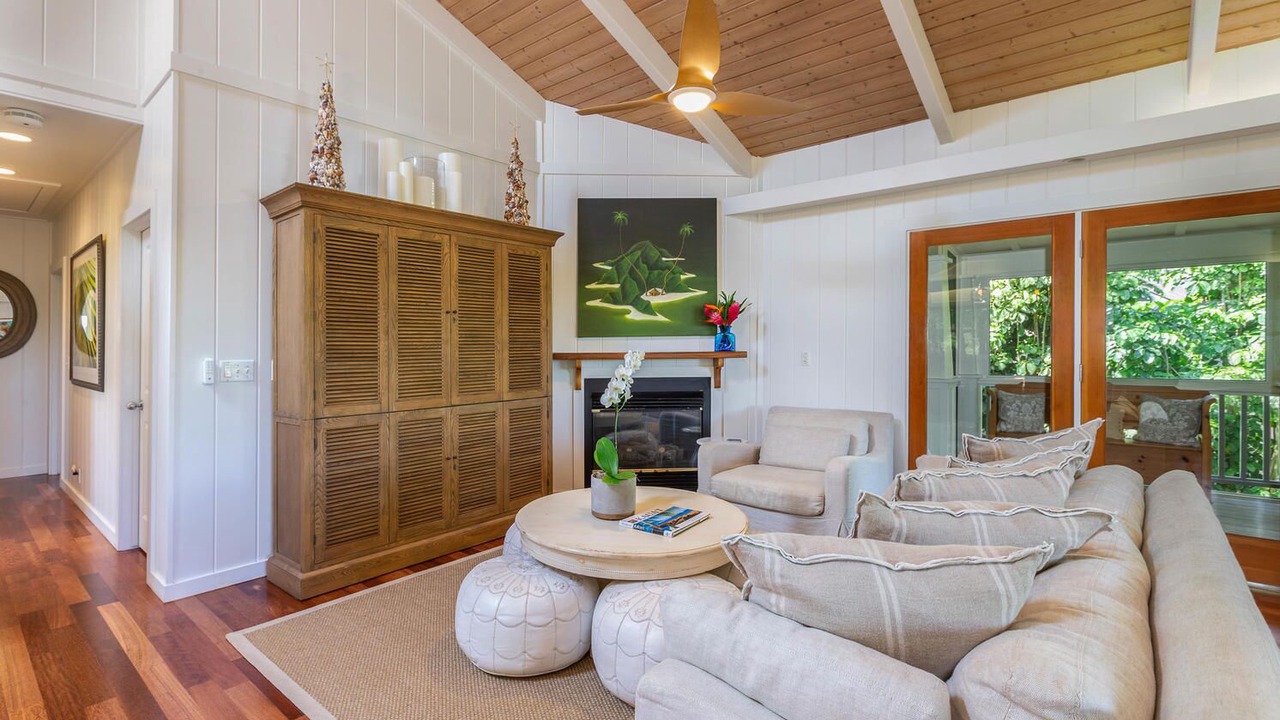 Photo of Livingroom in Hanalei