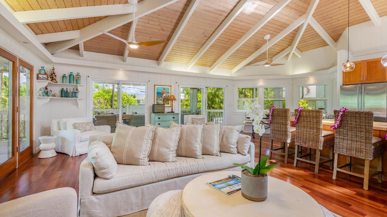 Photo of Livingroom in Hanalei