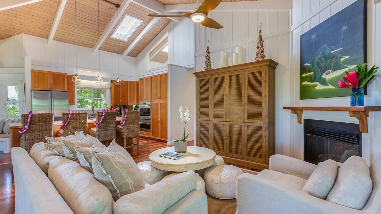Photo of Livingroom in Hanalei