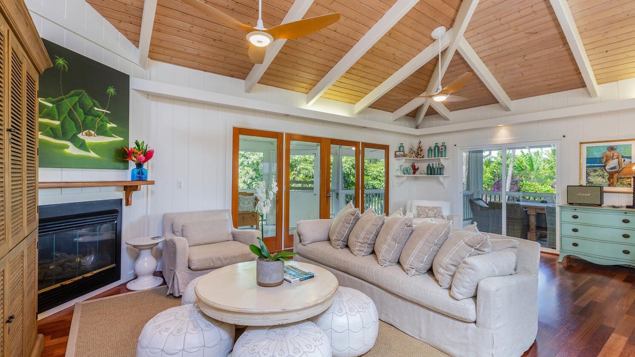 Photo of Livingroom in Hanalei