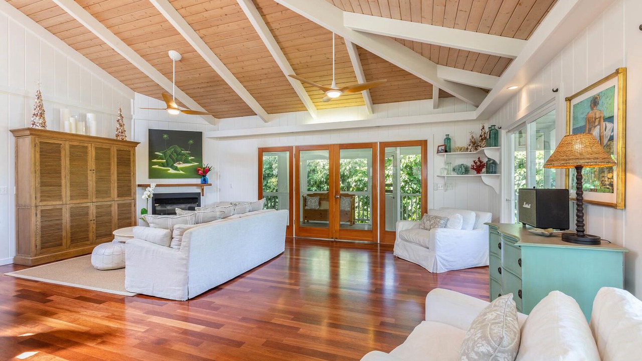 Photo of Livingroom in Hanalei