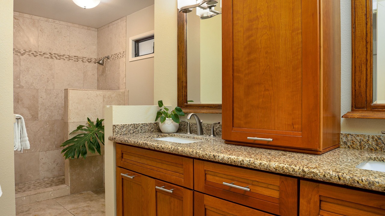 Photo of Bathroom in Poipu