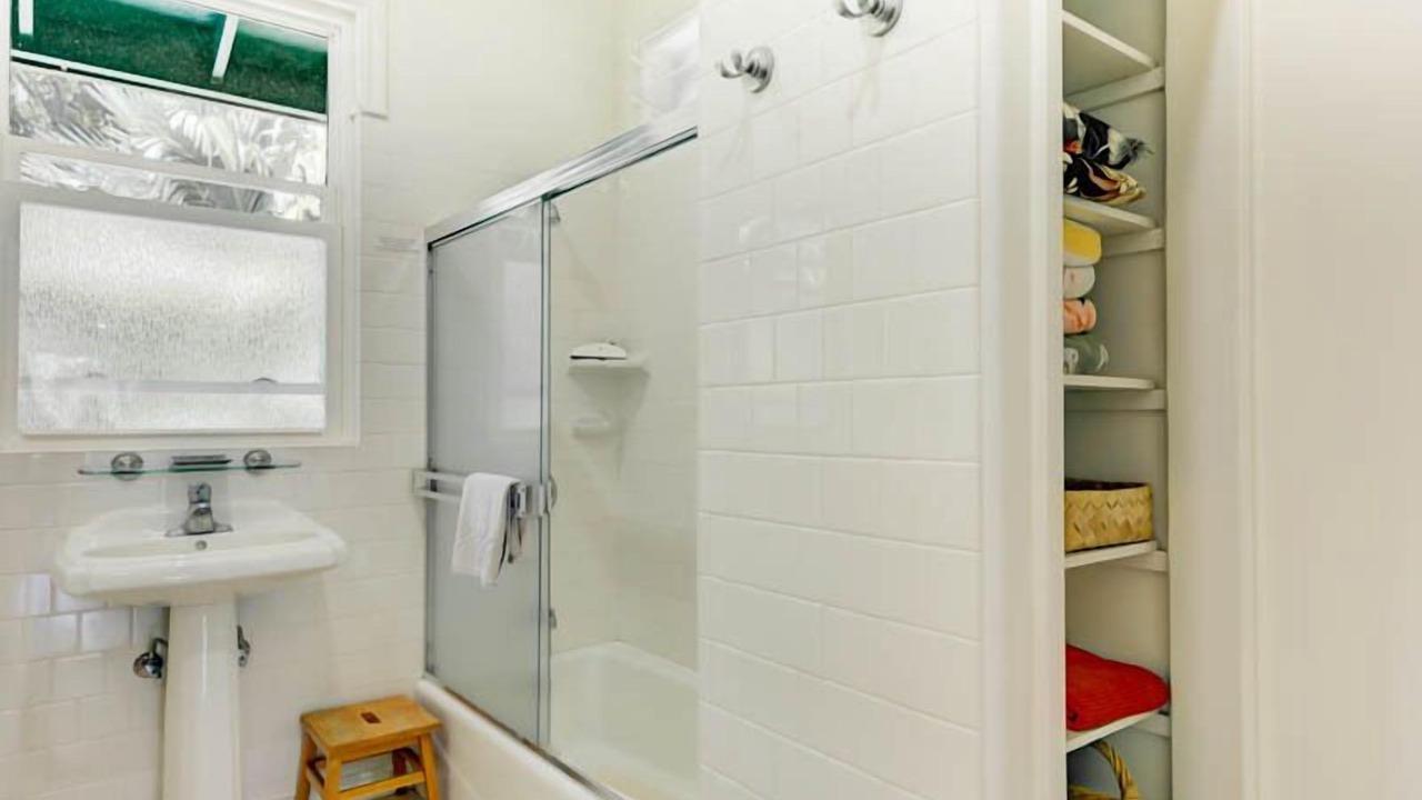Photo of Bathroom in Wainiha