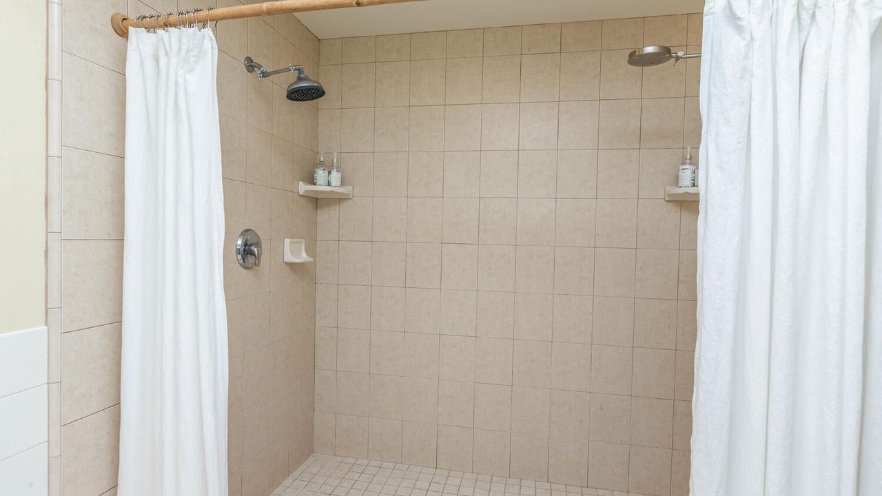 Photo of Bathroom in Wainiha