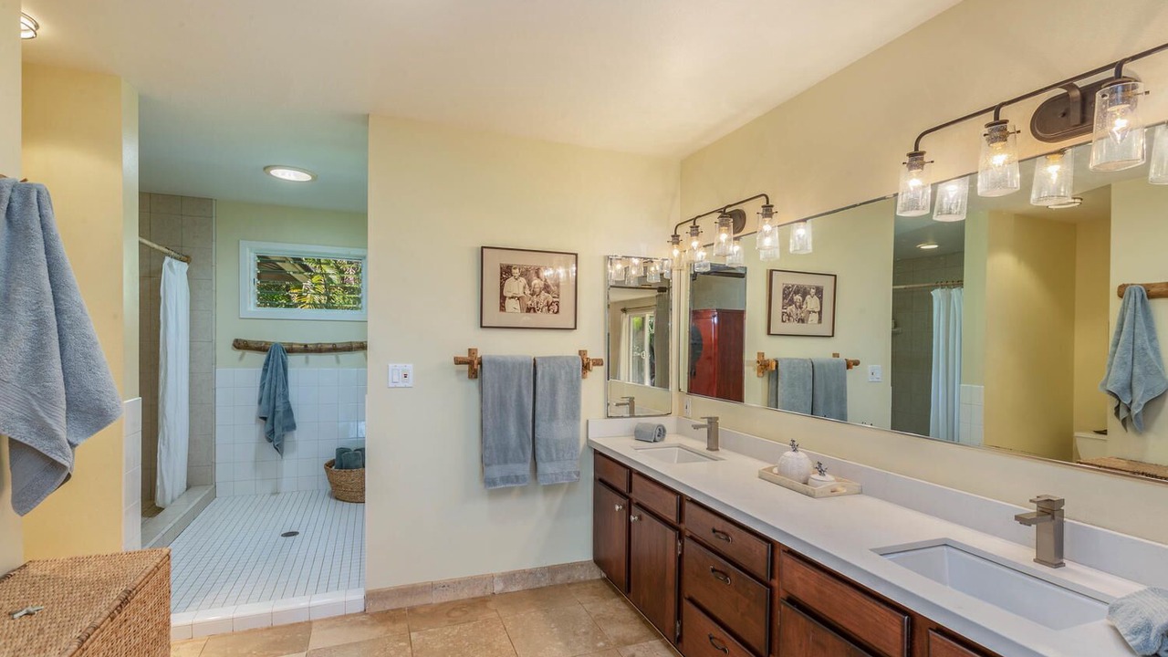 Photo of Bathroom in Wainiha