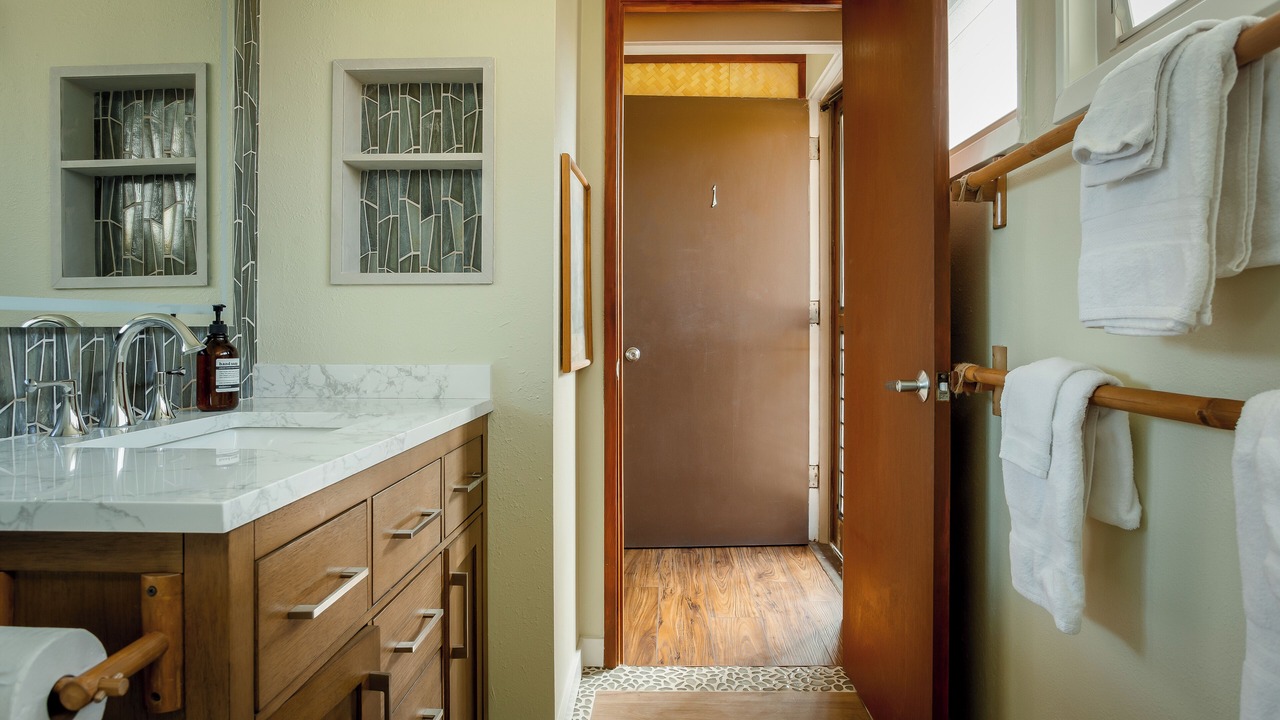 Photo of Bathroom in Wainiha