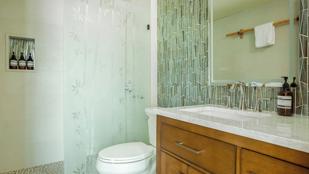 Photo of Bathroom in Wainiha