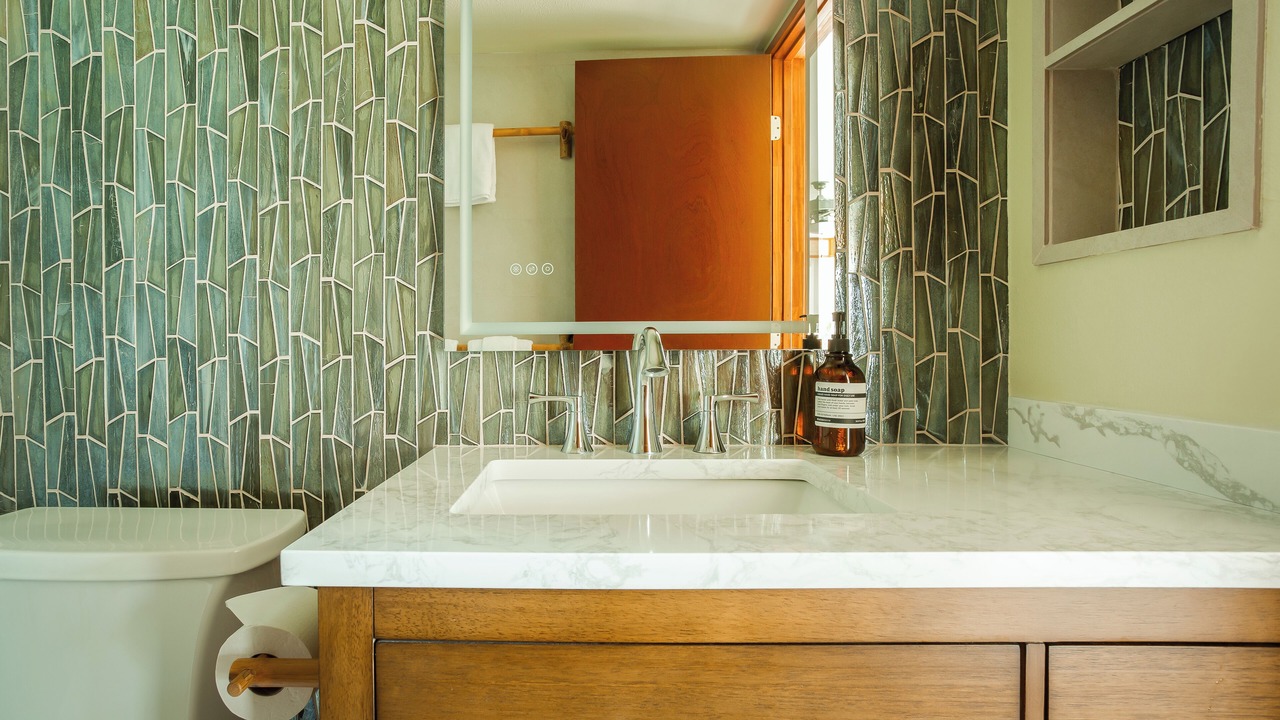 Photo of Bathroom in Wainiha