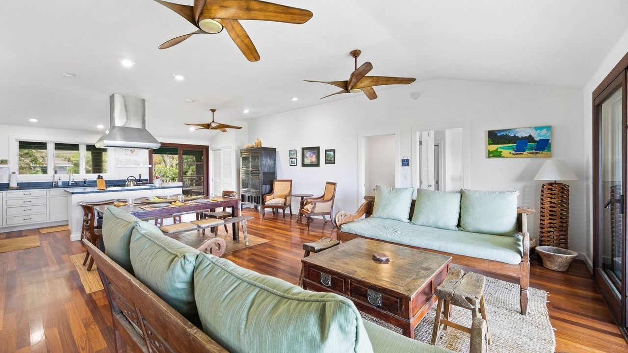 Photo of Livingroom in Wainiha