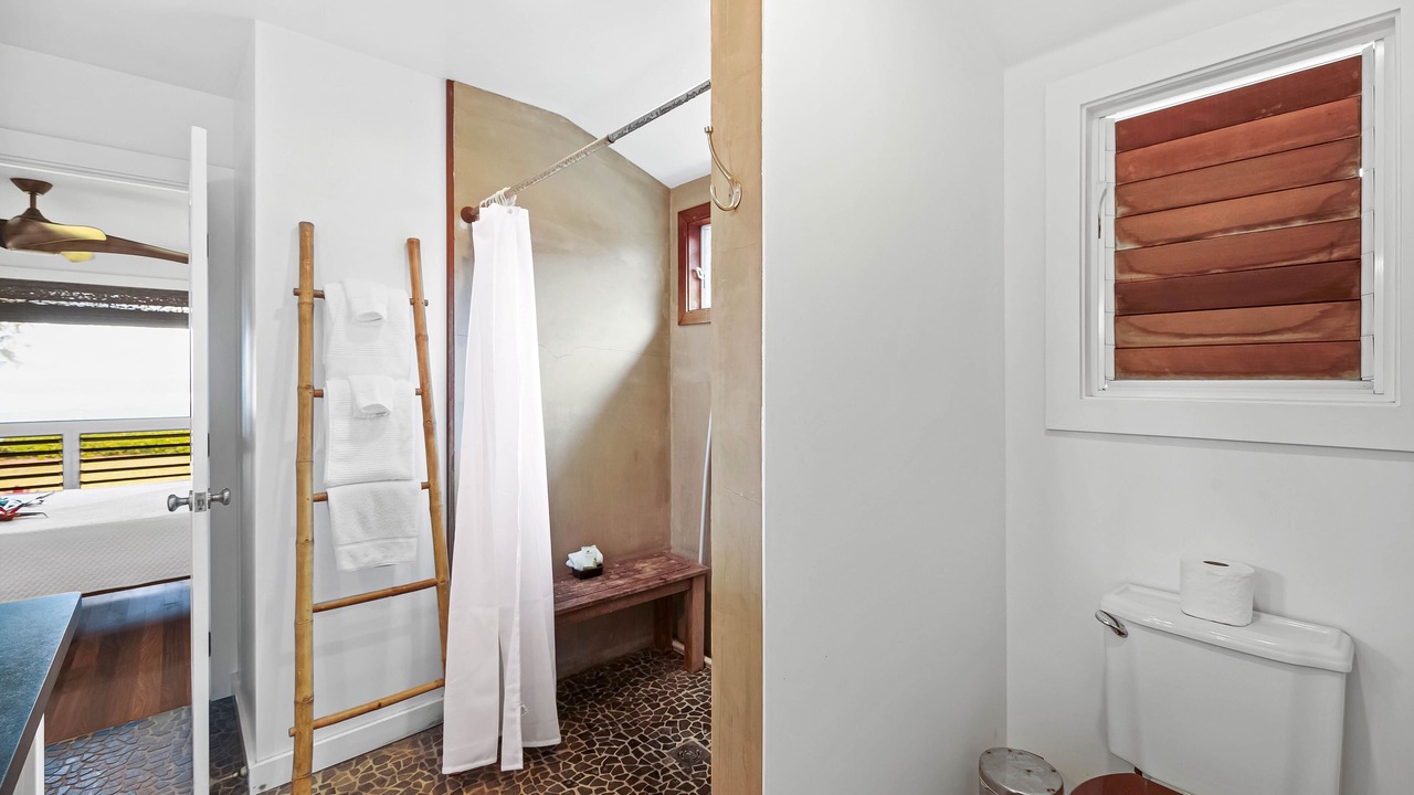 Photo of Bathroom in Wainiha