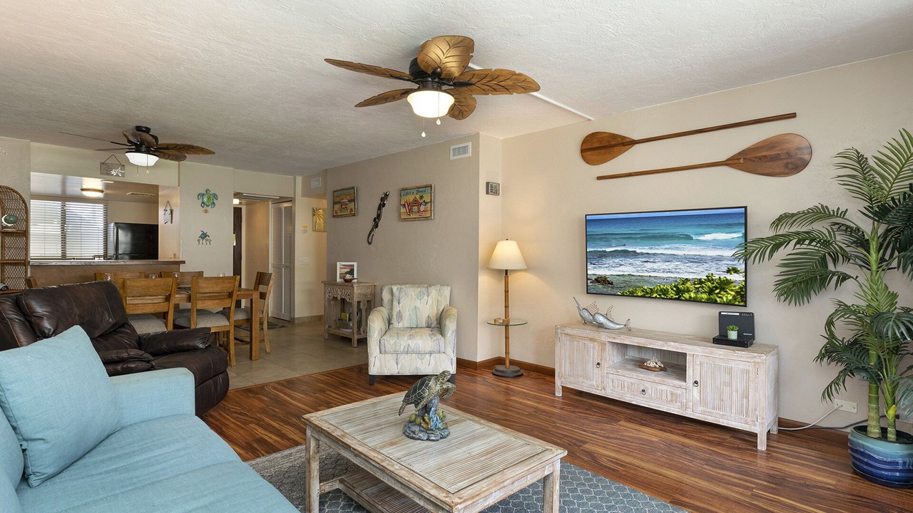 Photo of Livingroom in Kahaluu Bay