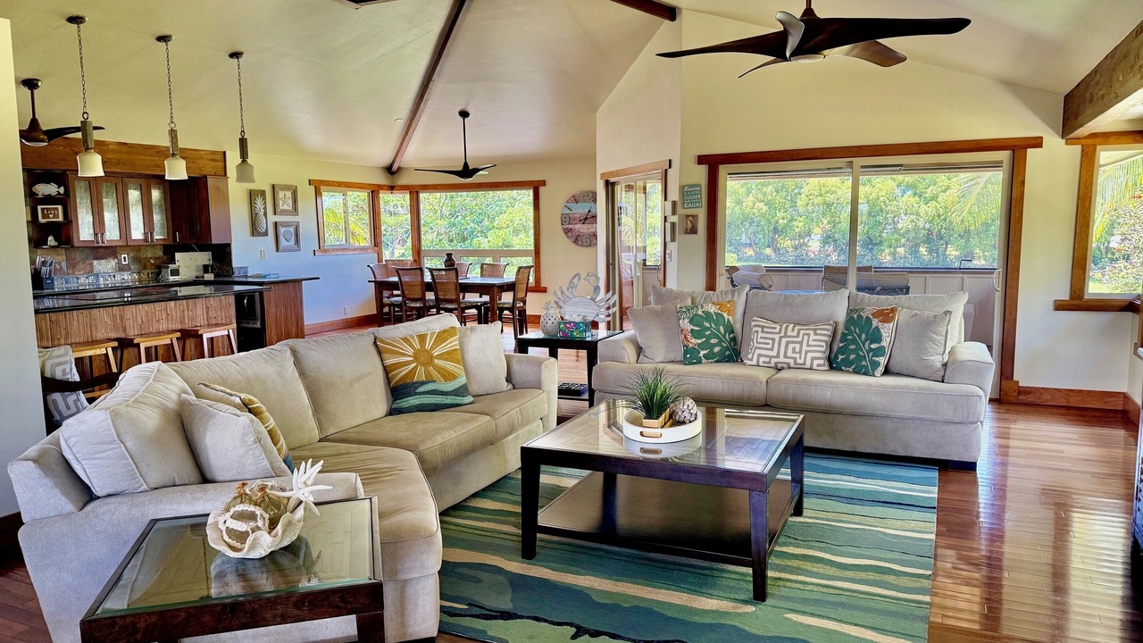 Photo of Livingroom in Queen Emmas Bluffs