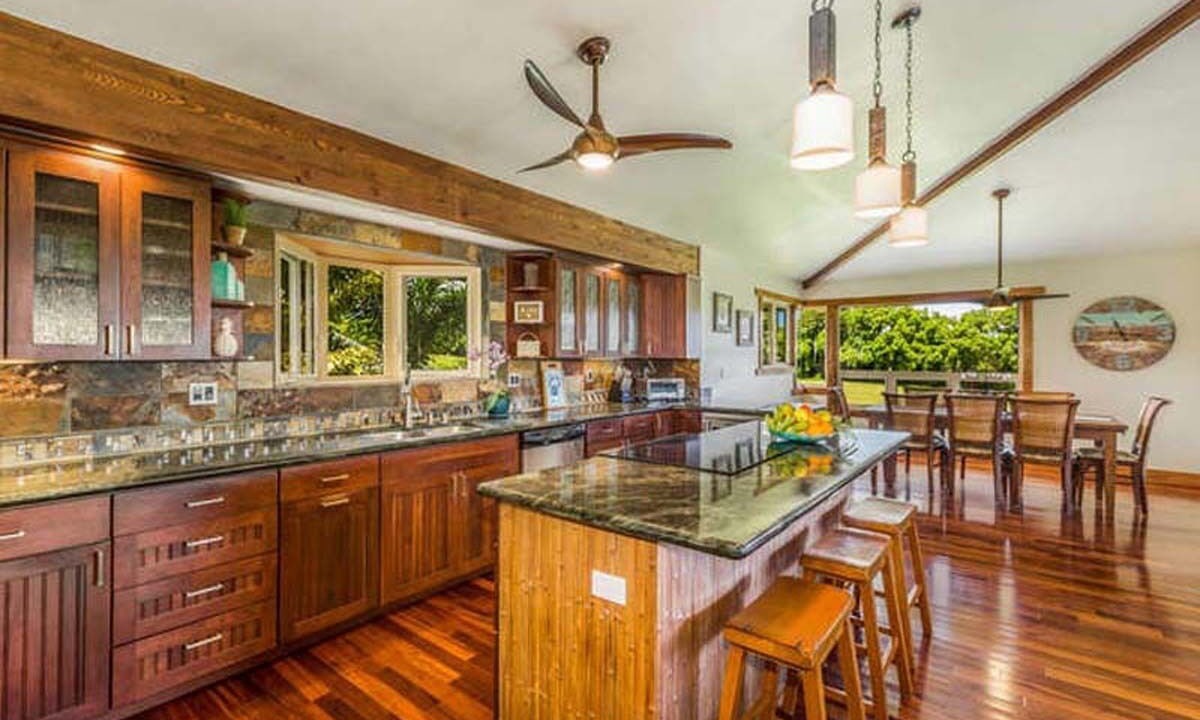 Photo of Kitchen in Queen Emmas Bluffs