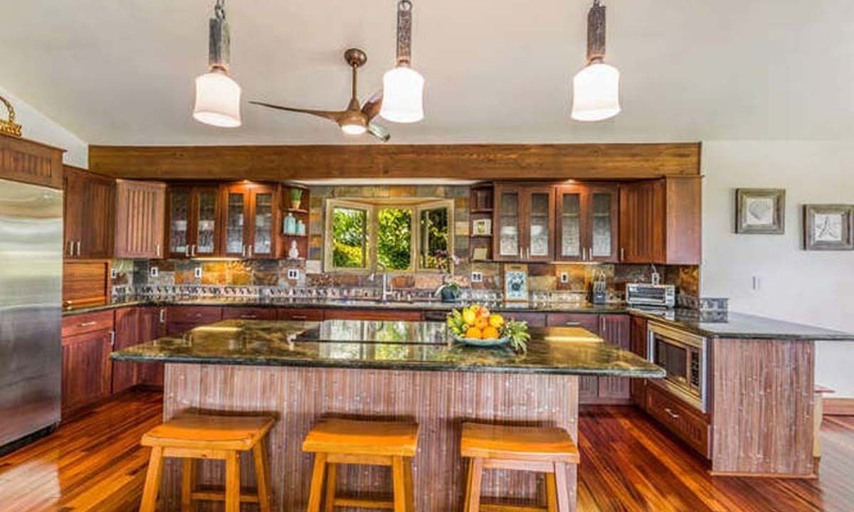Photo of Kitchen in Queen Emmas Bluffs
