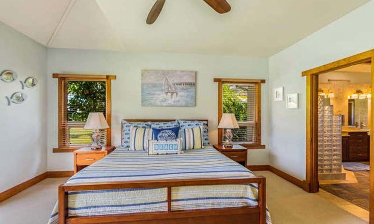 Photo of Bedroom in Queen Emmas Bluffs
