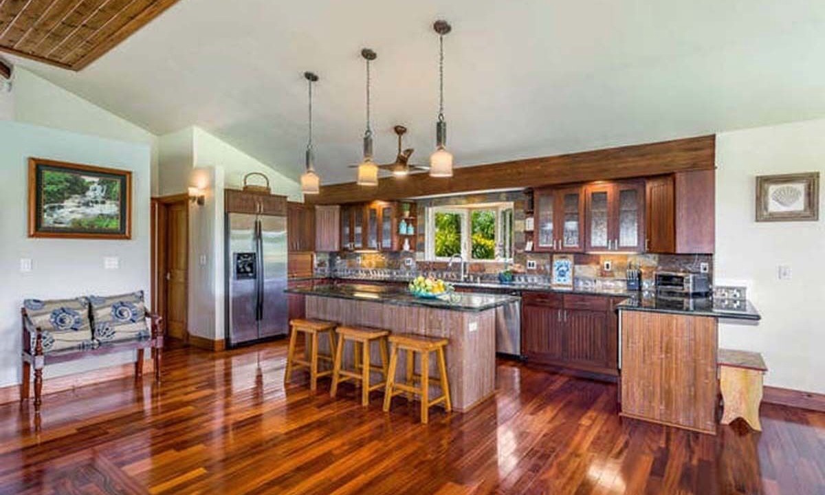 Photo of Kitchen in Queen Emmas Bluffs