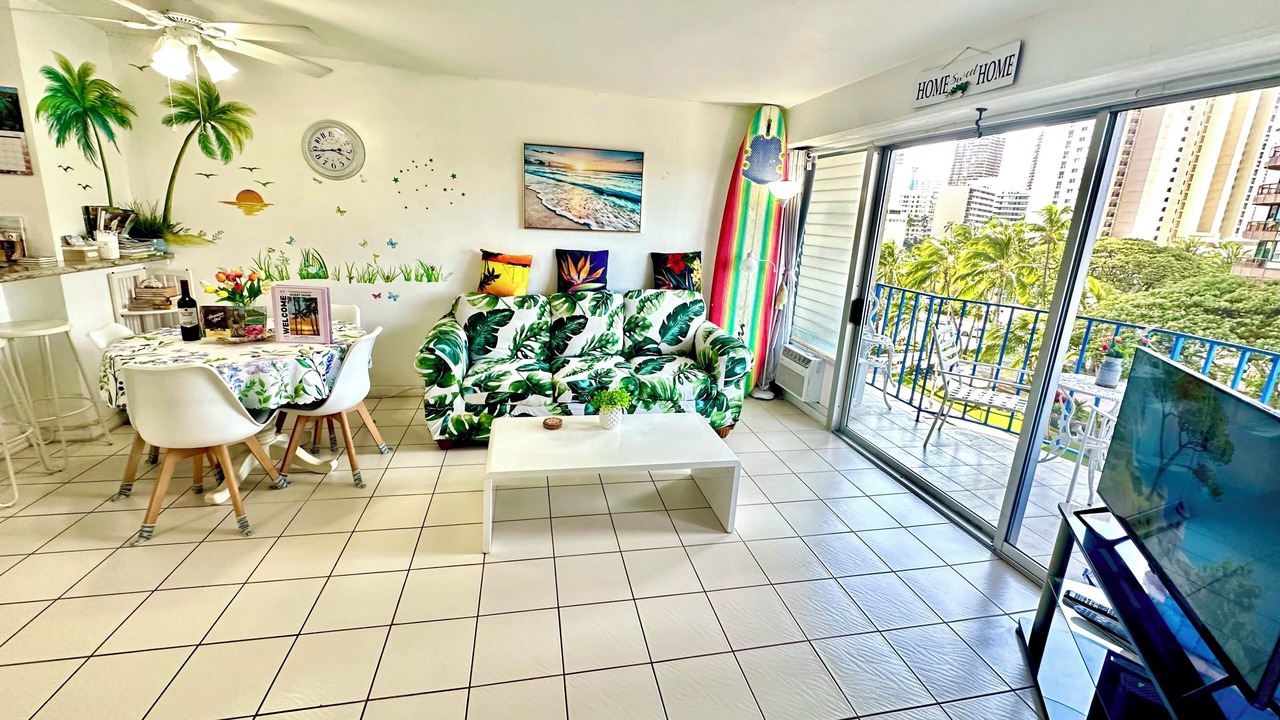 Photo of Livingroom in McCully - Moiliili