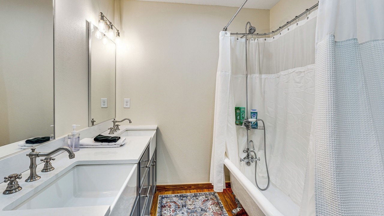 Photo of Bathroom in Lulu