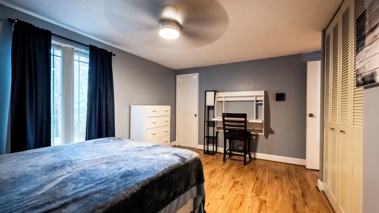 Photo of Bedroom in Roswell