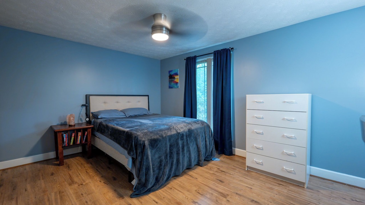 Photo of Bedroom in Roswell