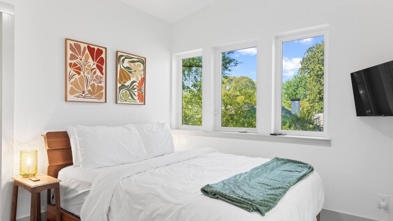 Photo of Bedroom in East Side