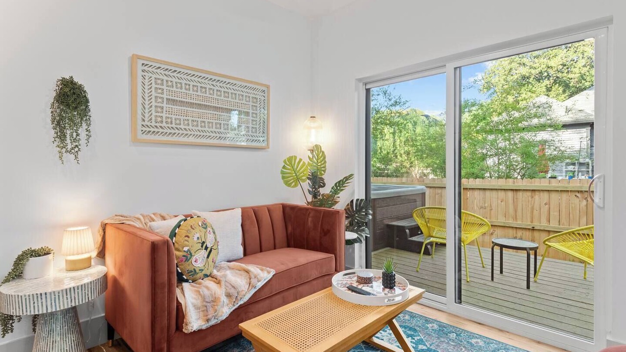 Photo of Livingroom in East Side