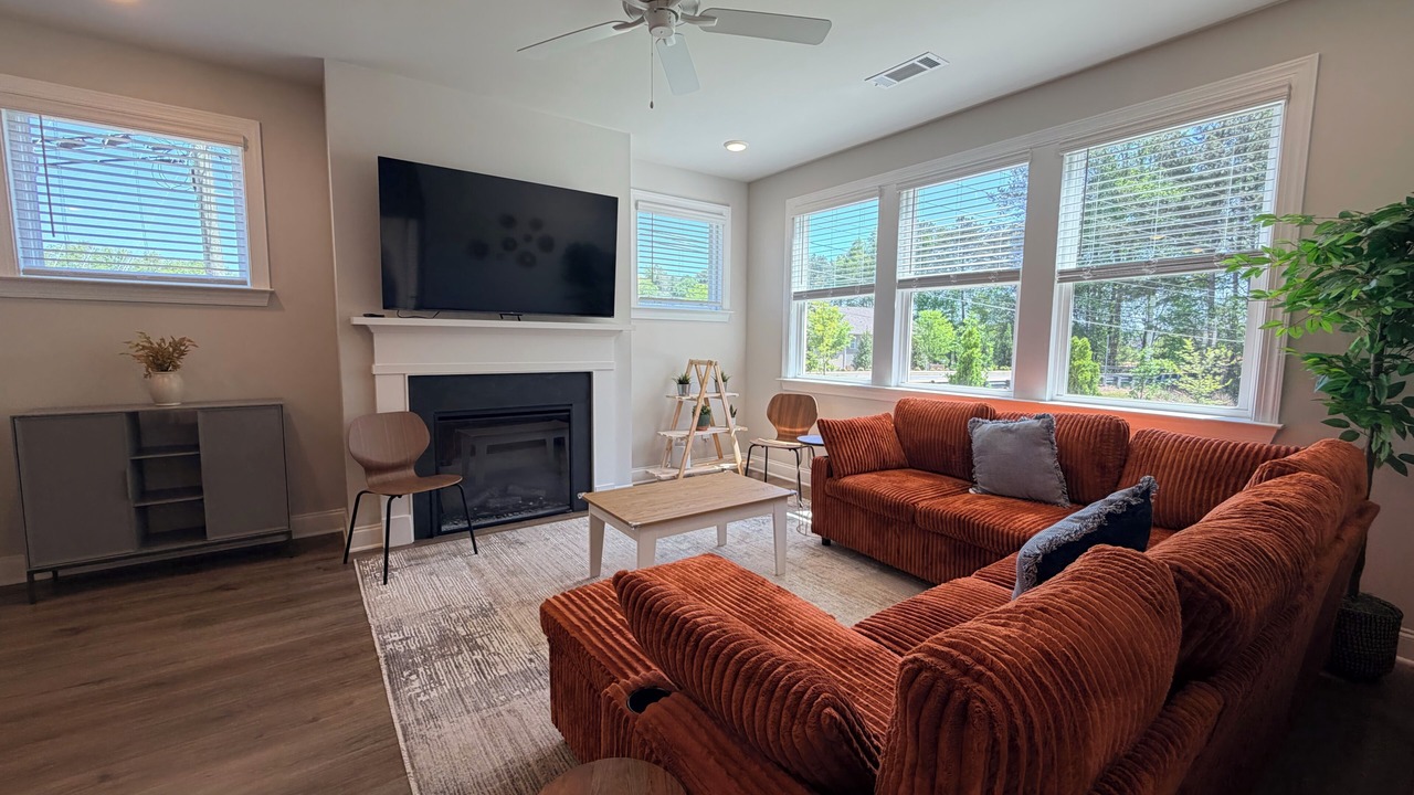 Photo of Livingroom in Lawrenceville