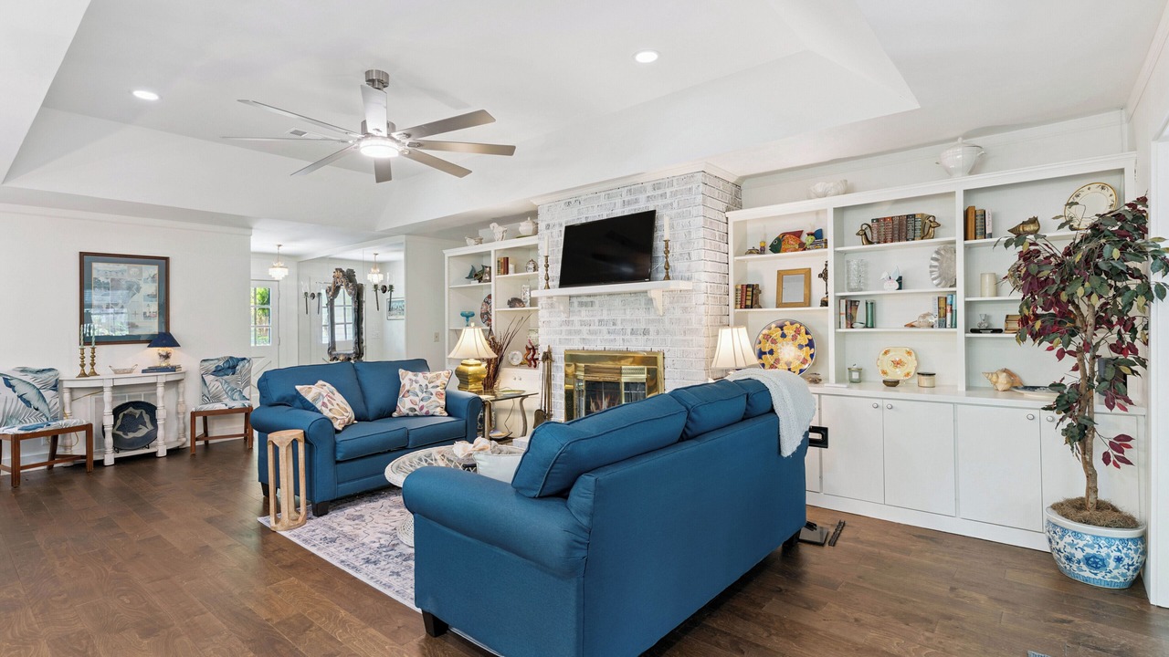 Photo of Livingroom in Saint Simons Heights