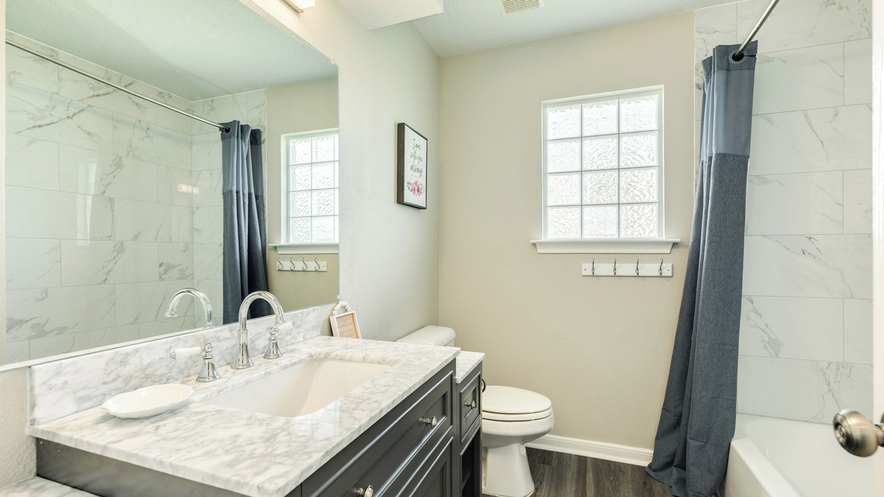 Photo of Bathroom in Pirates Beach West