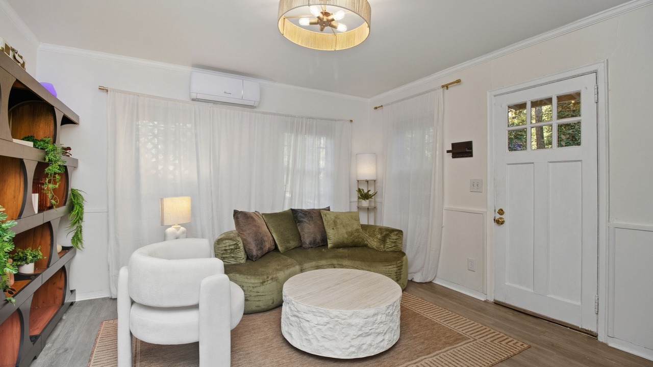 Photo of Livingroom in East Side