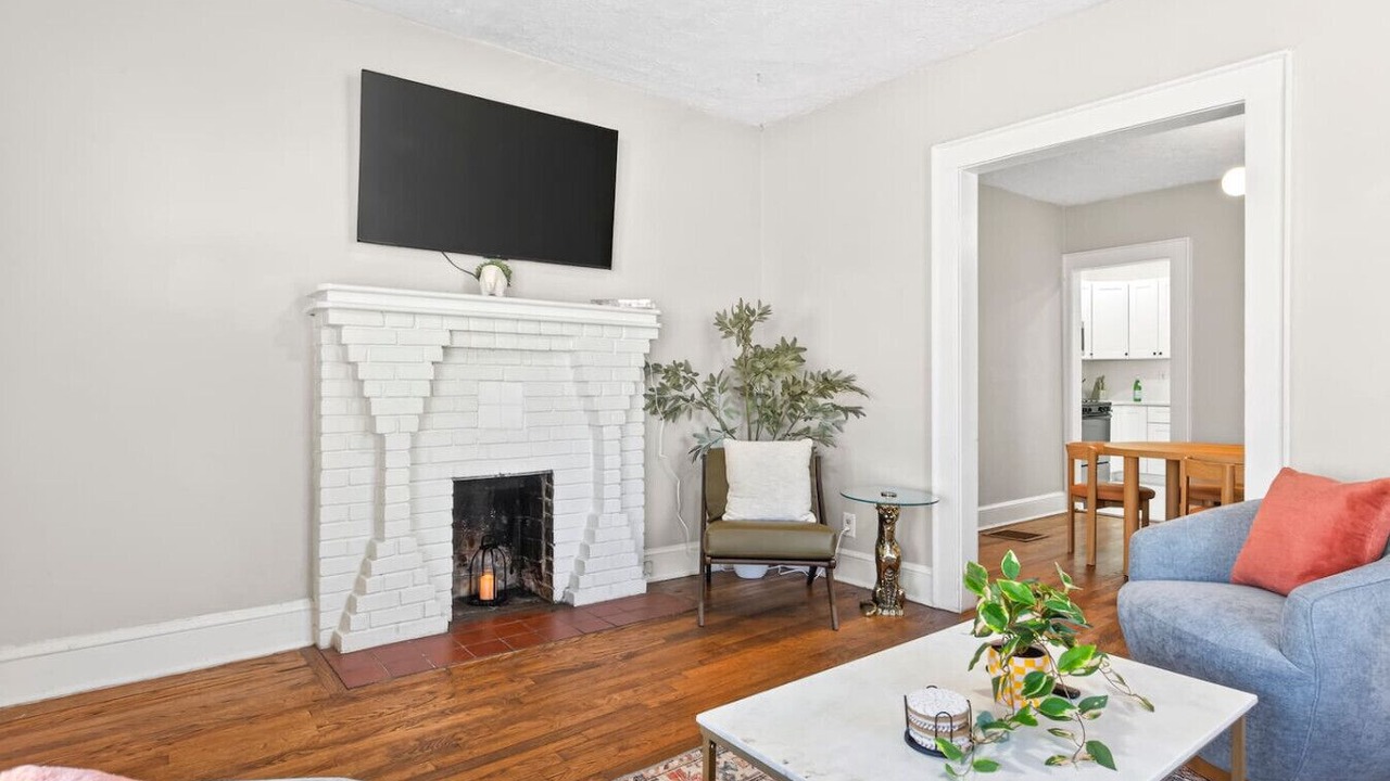 Photo of Livingroom in East Side