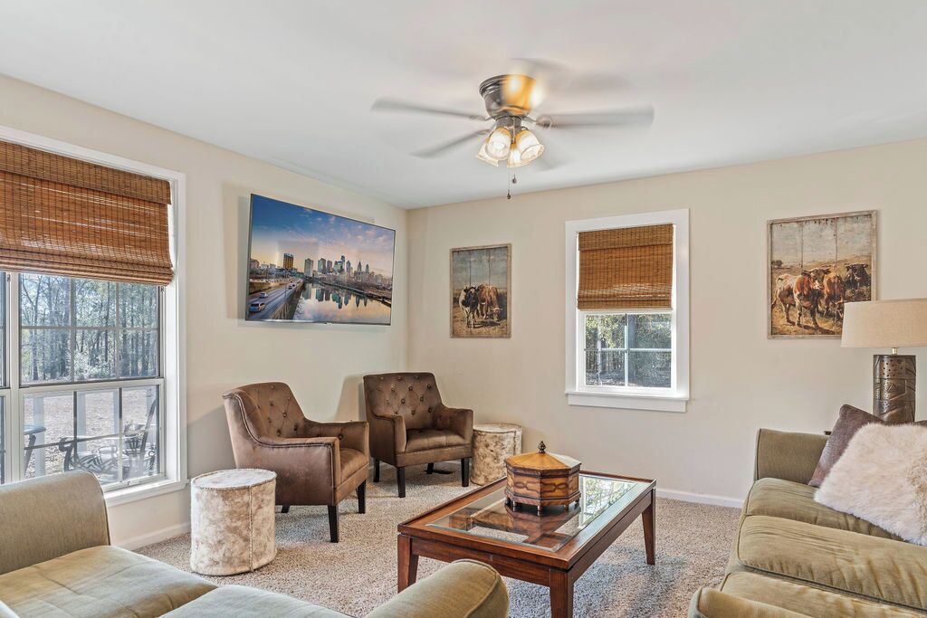 Photo of Livingroom in Peach Orchard