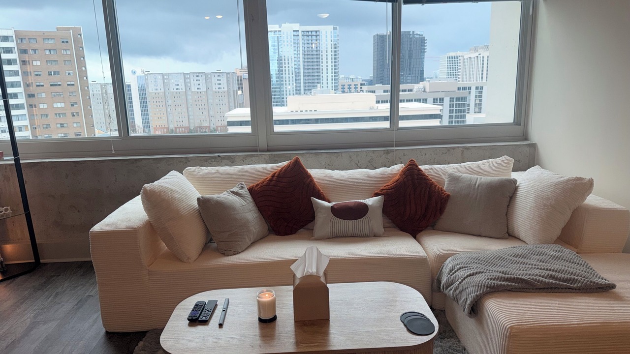 Photo of Livingroom in Peachtree Center