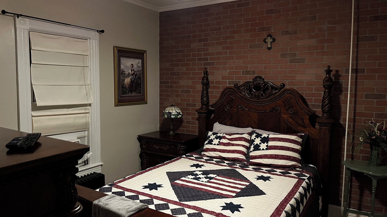 Photo of Bedroom in Glens Falls