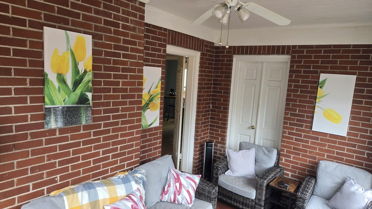 Photo of Livingroom in East Point