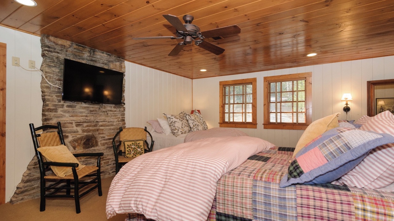 Photo of Bedroom in Lake Lure