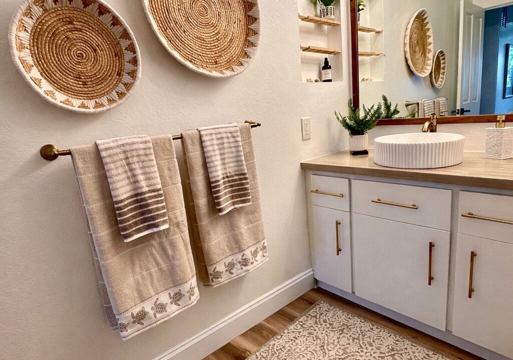 Photo of Bathroom in Kahaluu-Keauhou