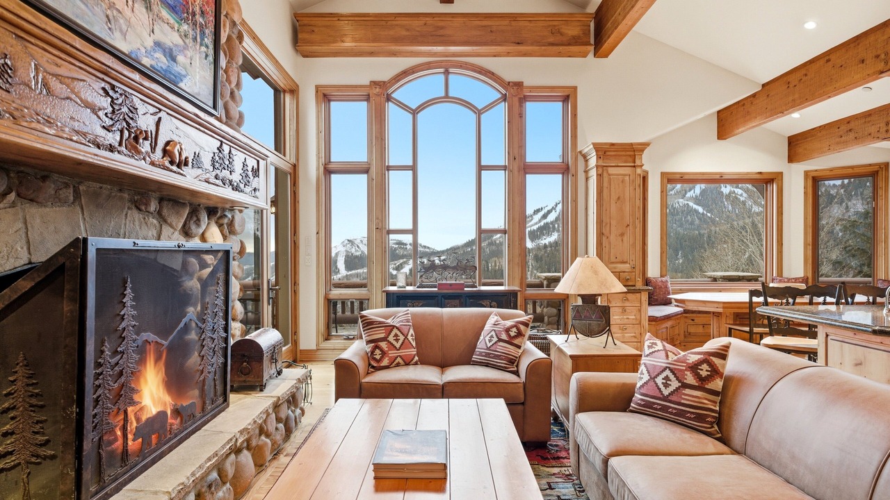 Photo of Livingroom in Deer Valley