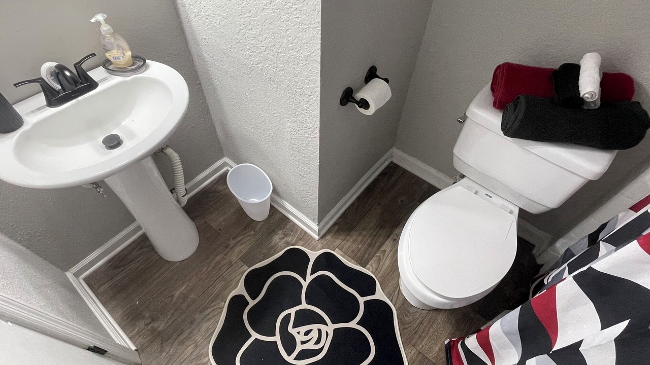 Photo of Bathroom in Stone Mountain