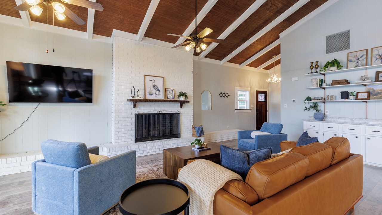 Photo of Livingroom in Lake Park