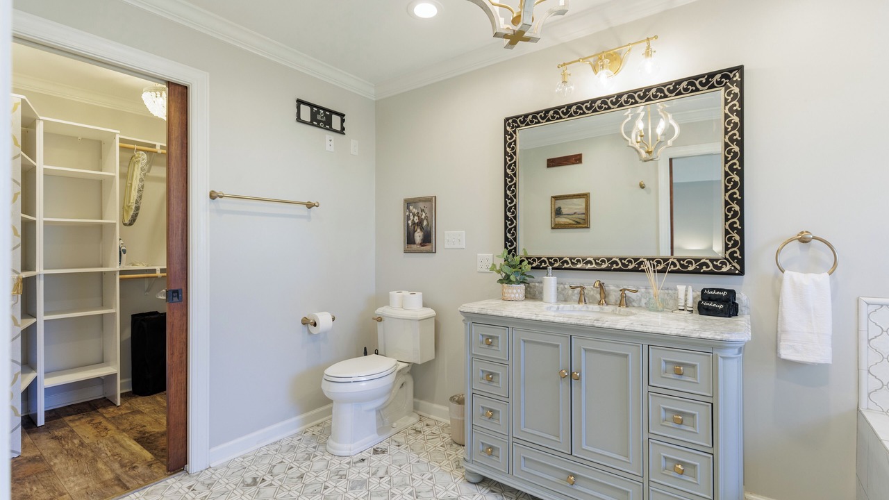 Photo of Bathroom in Lake Park