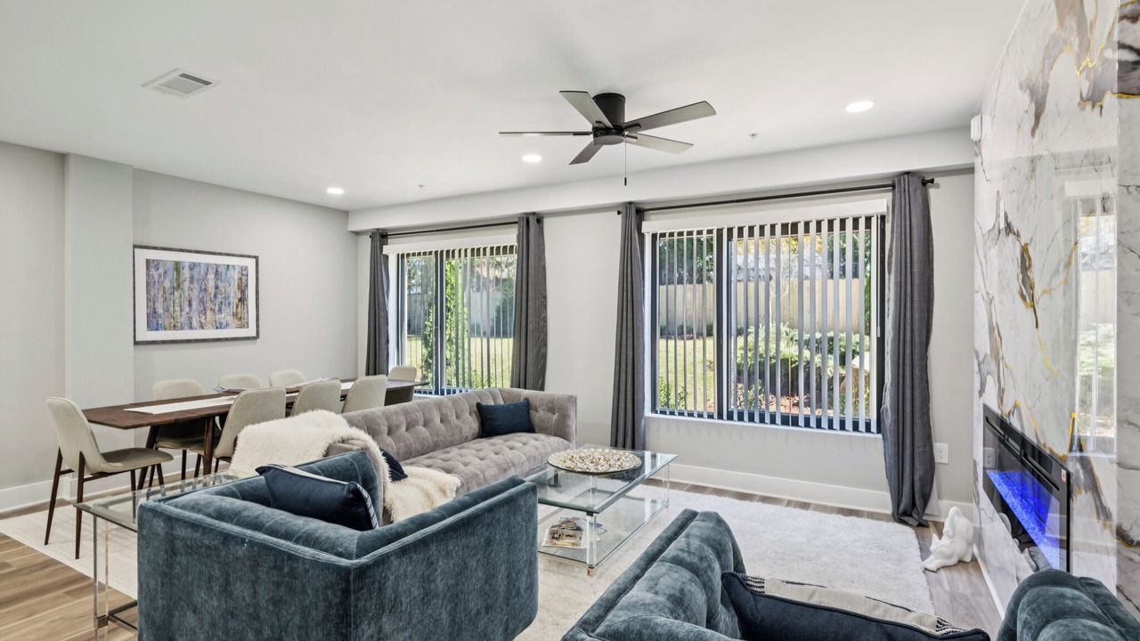 Photo of Livingroom in Tucker