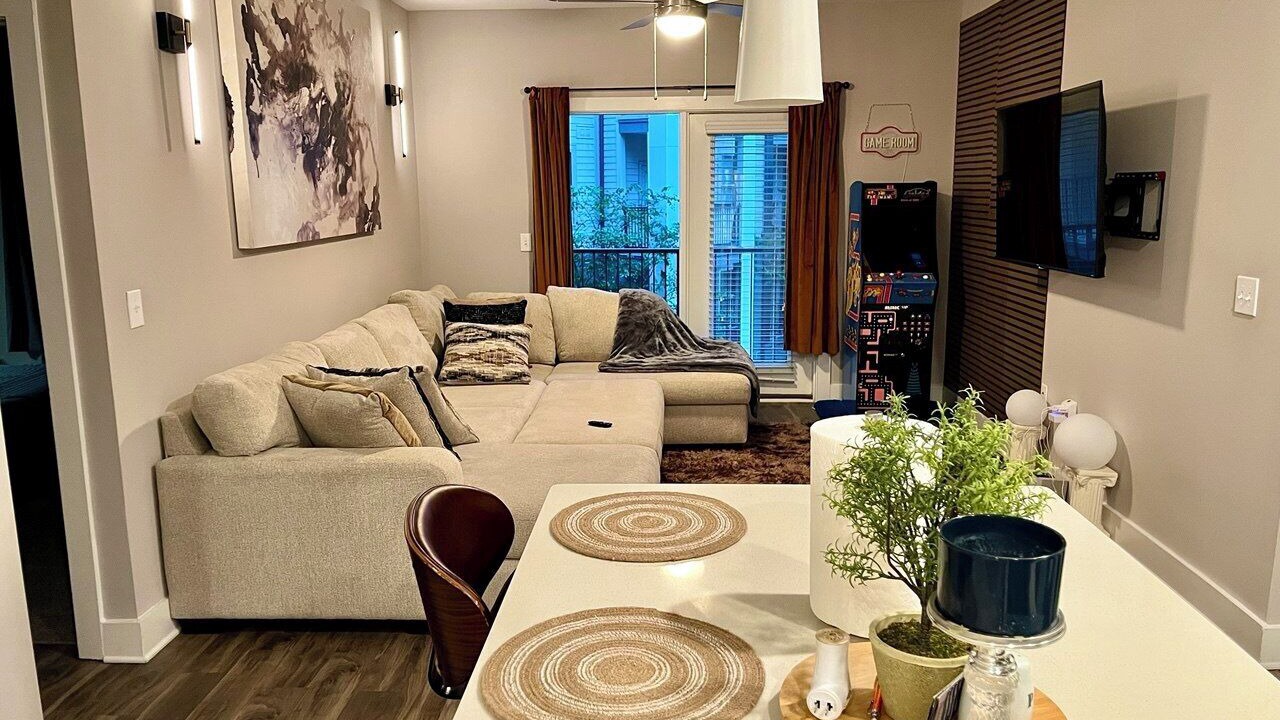 Photo of Livingroom in Sandy Springs