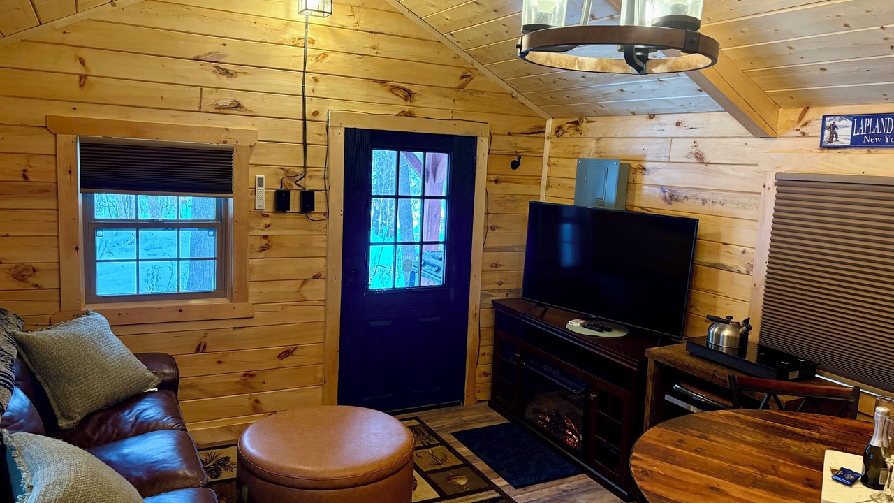 Photo of Livingroom in Town of Hope