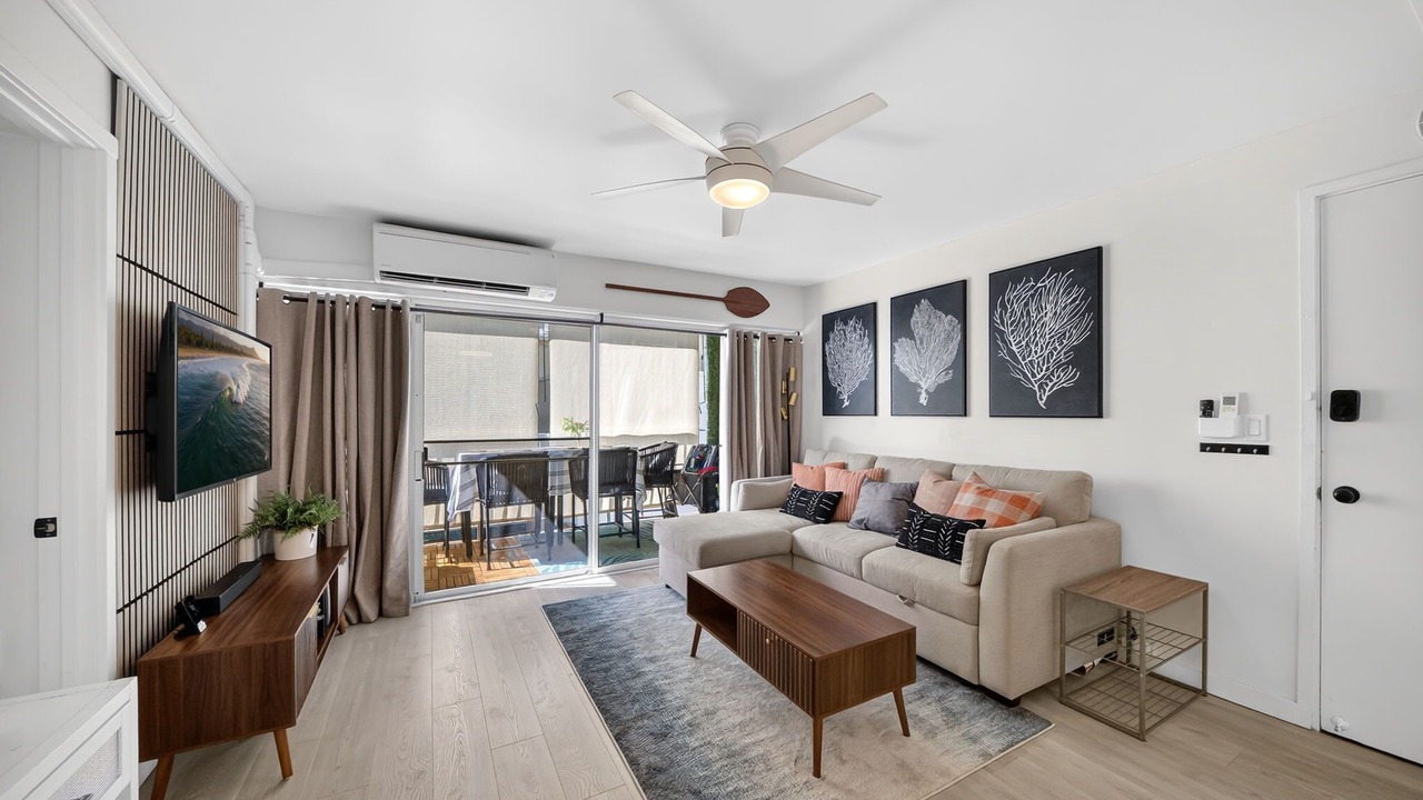 Photo of Livingroom in Waikiki