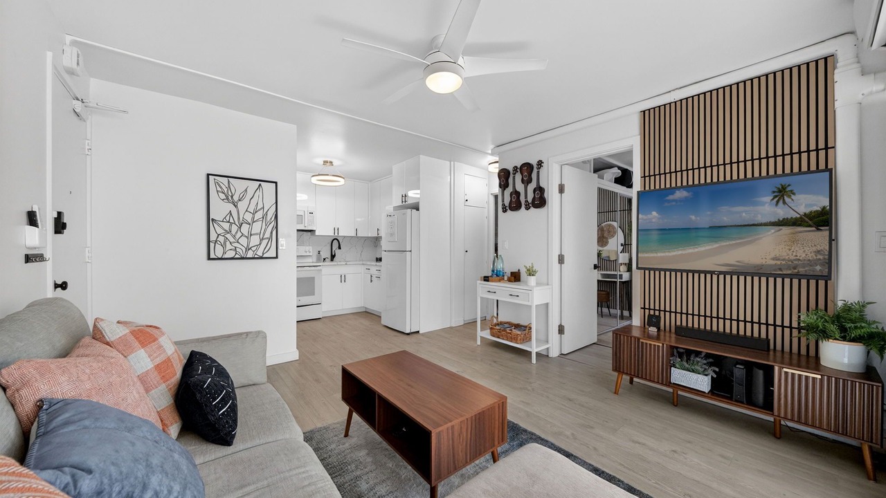 Photo of Livingroom in Waikiki