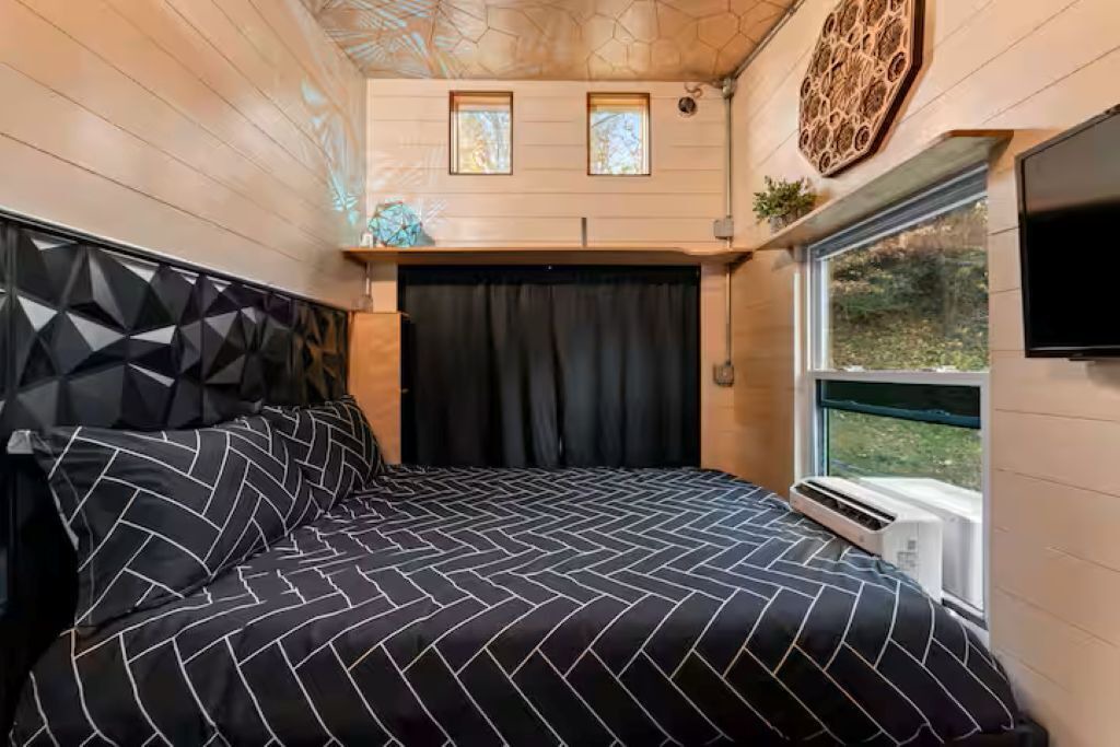 Photo of Bedroom in Asheville